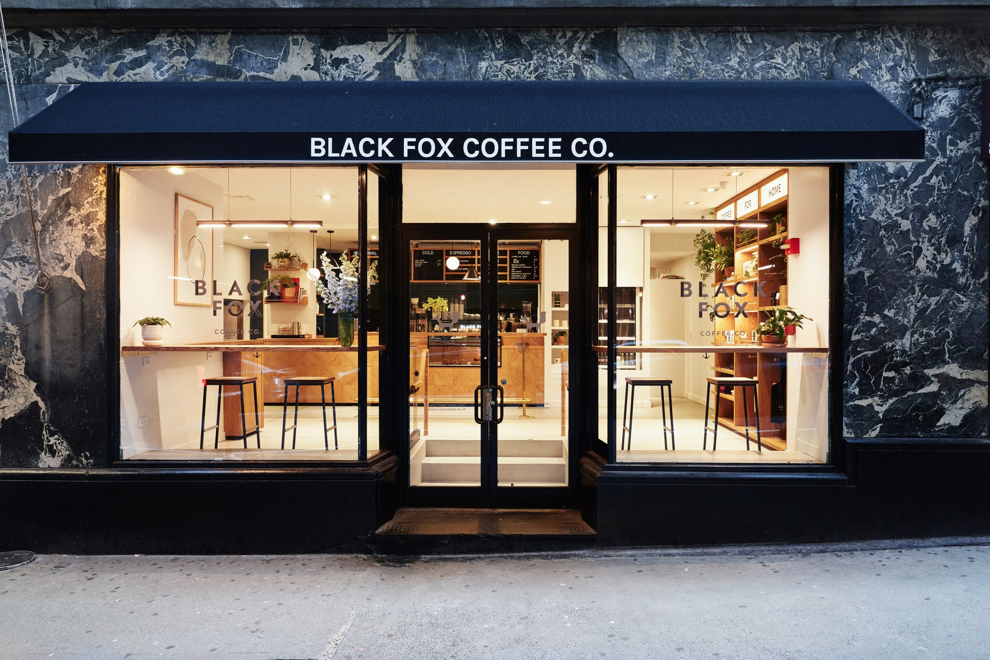Our midtown east espresso bar and cafe provides the best coffee in midtown nyc. our team of baristas serve the coffee from our coffee roaster and roastery along with our multi roast offering of the best curated coffees from around the world. A first class
